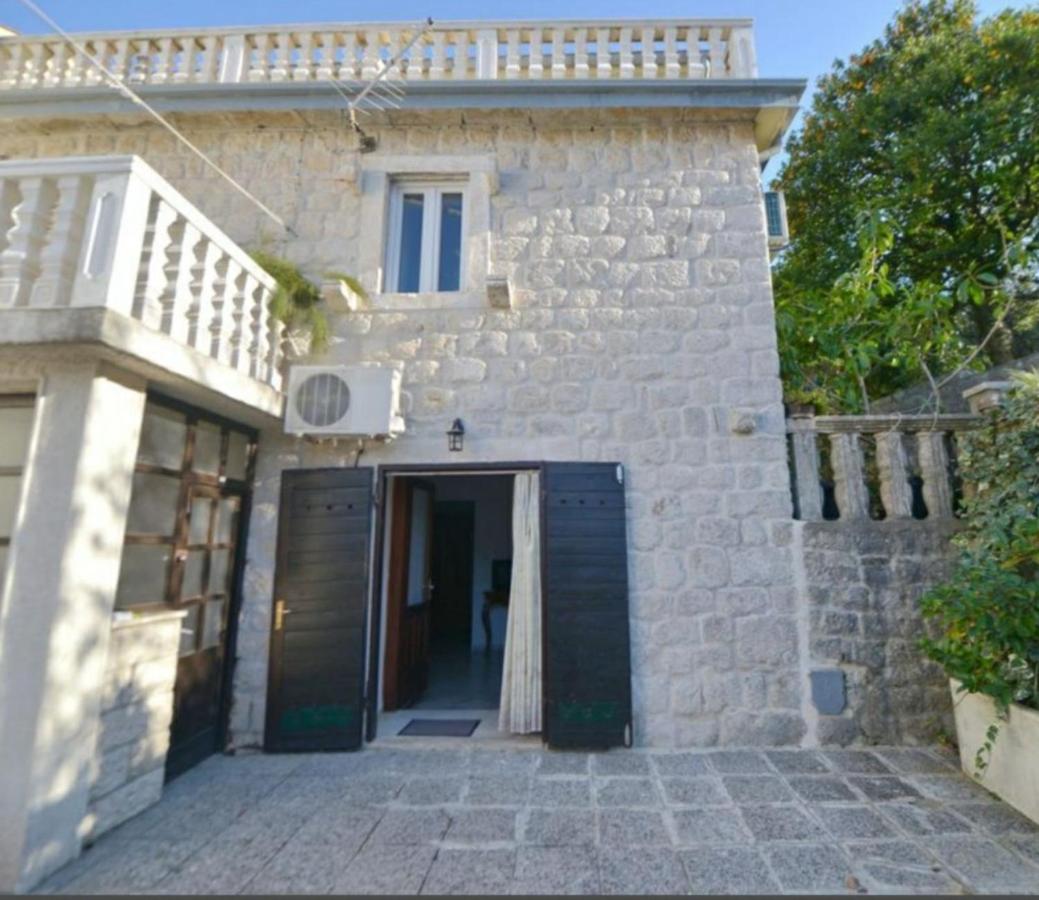 Apartment Jovan2,On The Beach With Free Wi-Fi Kotor Extérieur photo