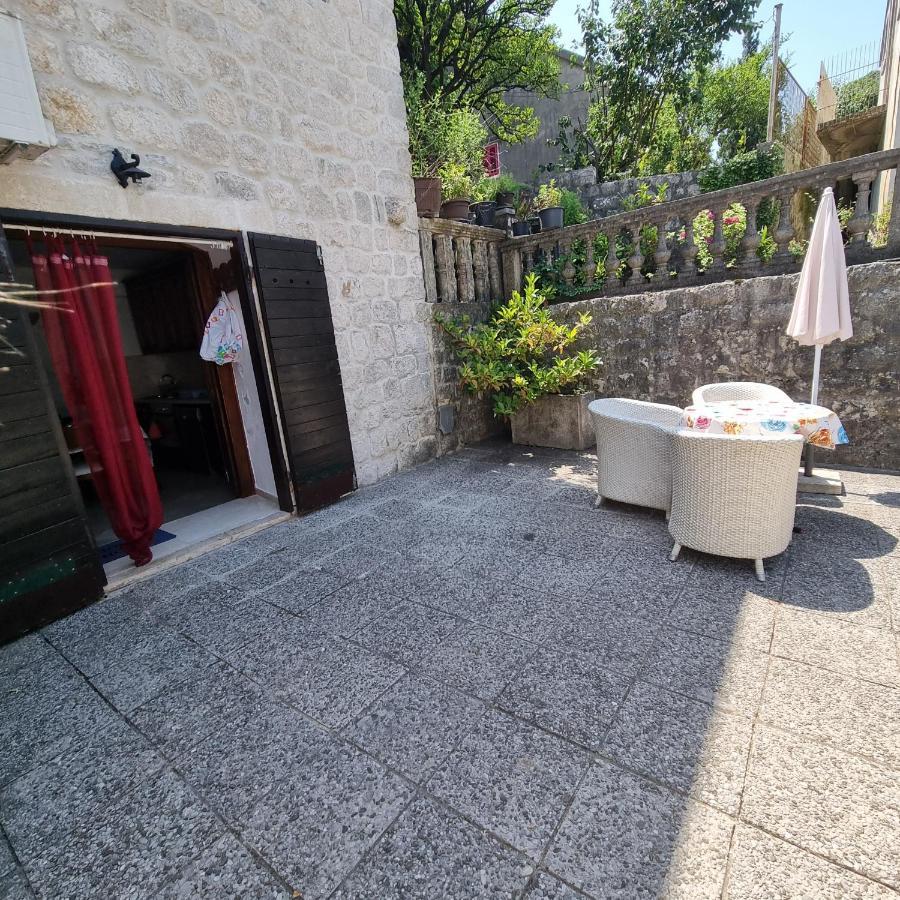 Apartment Jovan2,On The Beach With Free Wi-Fi Kotor Extérieur photo